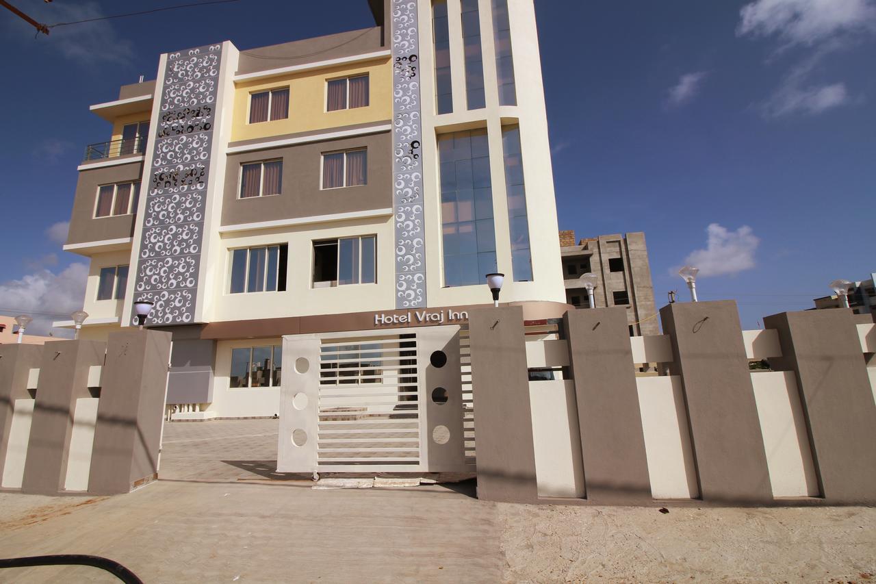Hotel Vraj Inn ทวารกา ภายนอก รูปภาพ