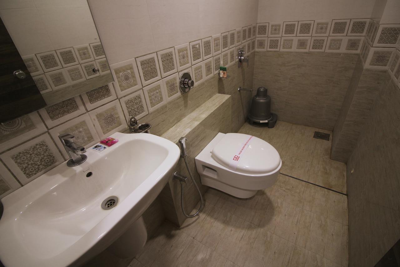 Hotel Vraj Inn ทวารกา ภายนอก รูปภาพ